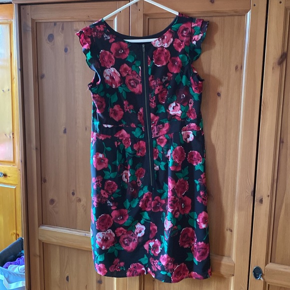 Size 12 flutter sleeve dress from Jacob. Comfortable, lightweight with pockets! - Picture 2 of 3
